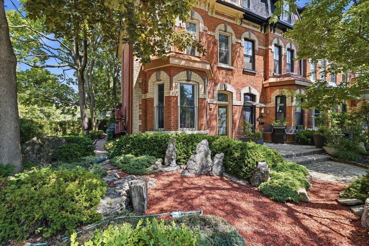 33 Rose Avenue Upper Unit #Upper Unit, Toronto — Townhouse for lease, photo 1
