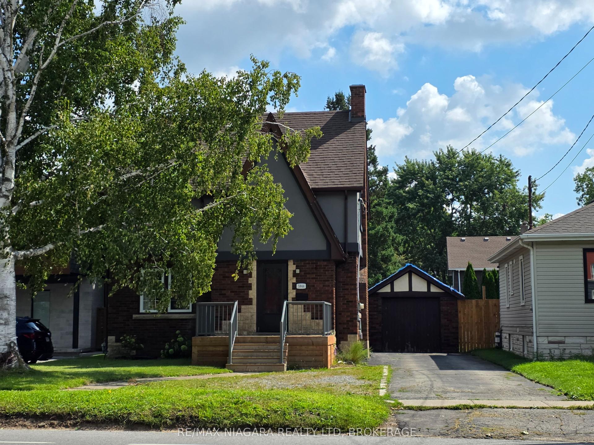 5944 Dorchester Road, Niagara Falls — Detached for lease, photo 1