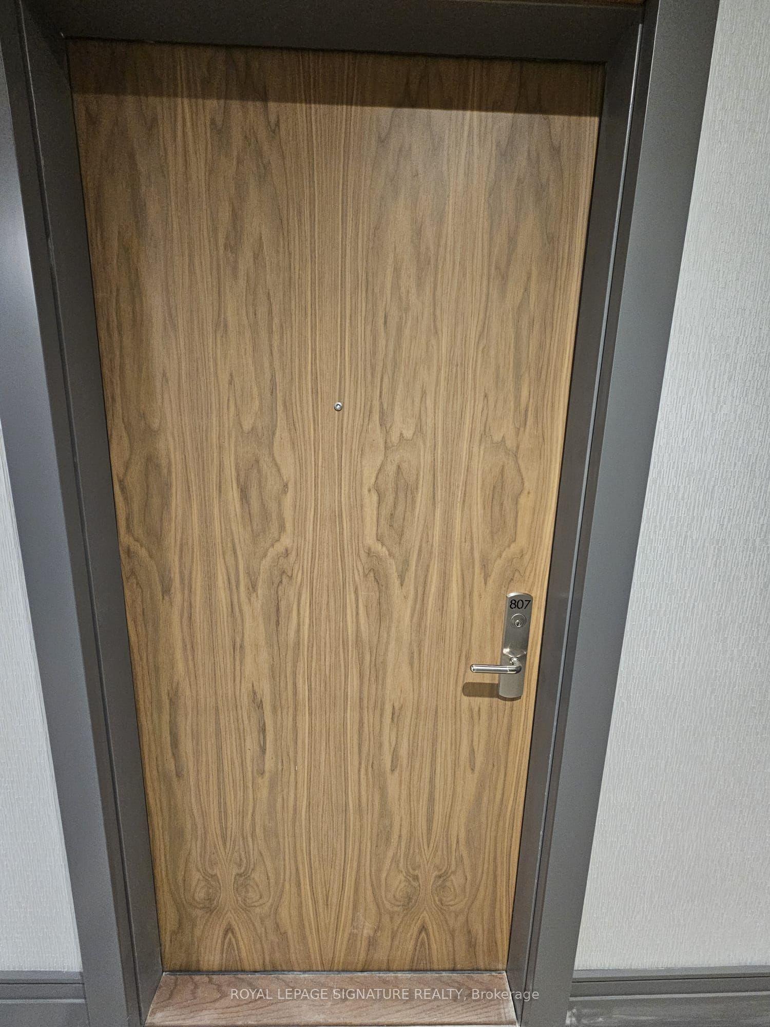 27 Korda Gate 2207 #2207 — photo 1