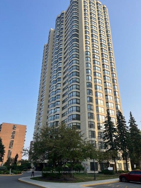 8 Lisa Street 407 #407 — photo 1