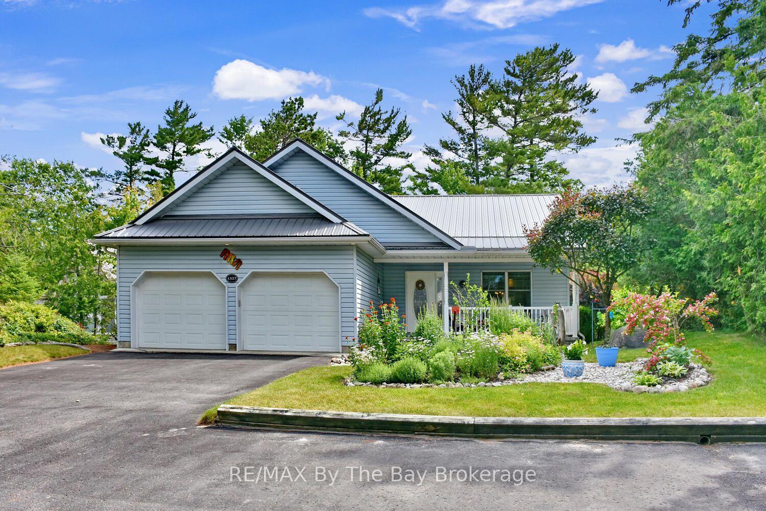 1327 RIVER Road E — photo 1