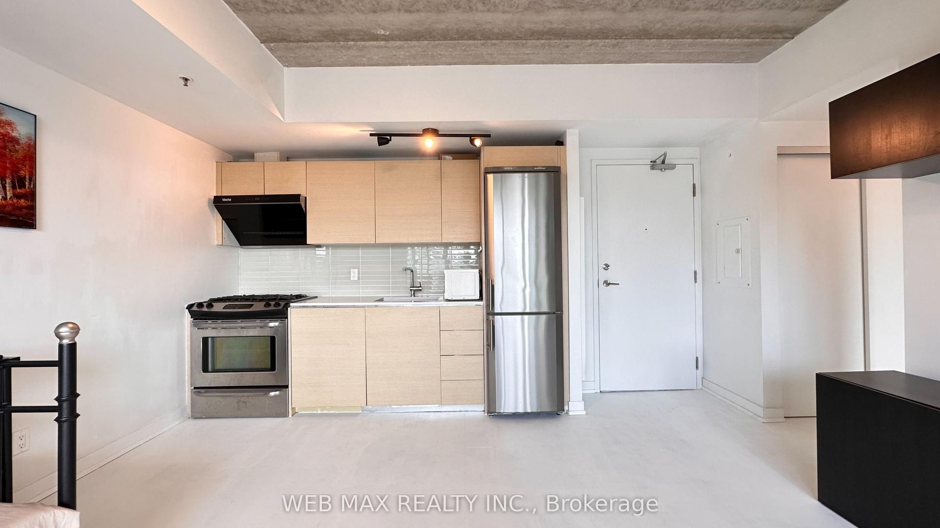 51 Lady Bank Road 201 #201, Toronto — Condo for lease, photo 1