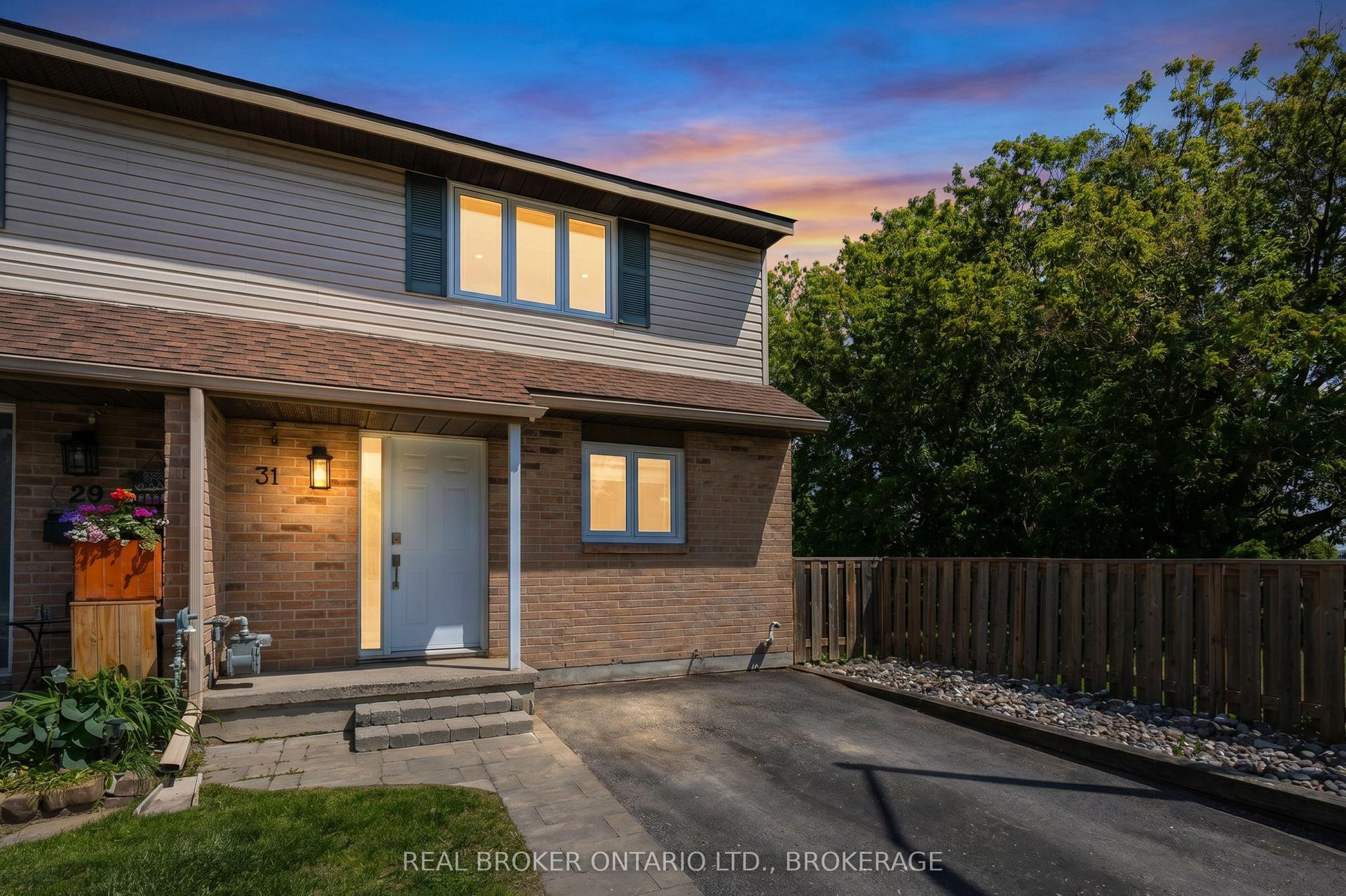 31 Coventry Crescent — photo 1