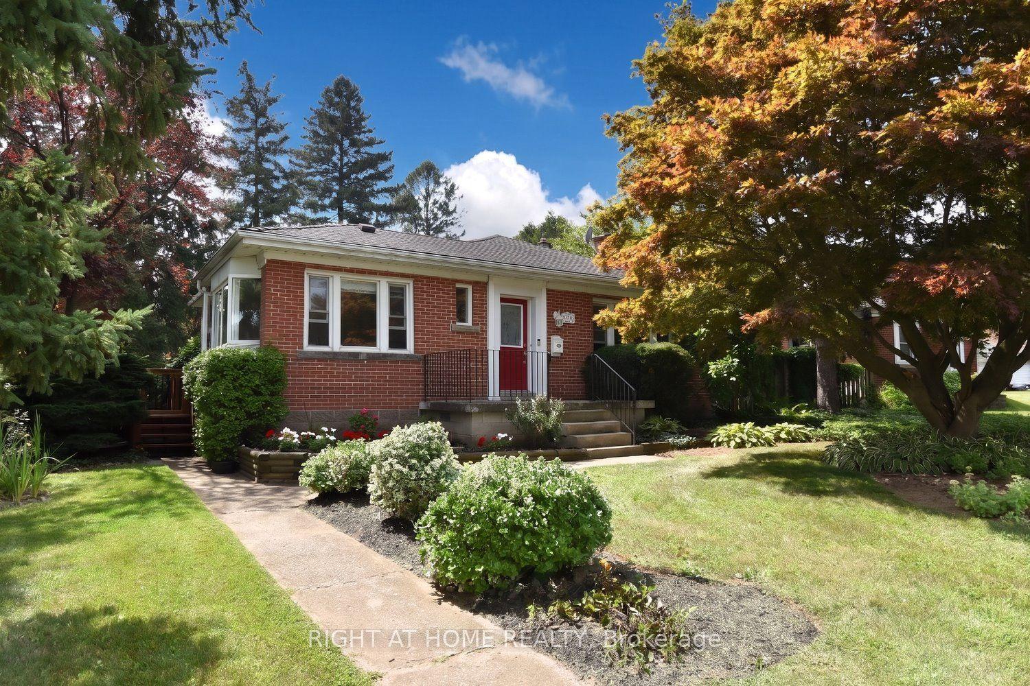 936 Boothman Avenue, Burlington — Detached for sale, photo 1