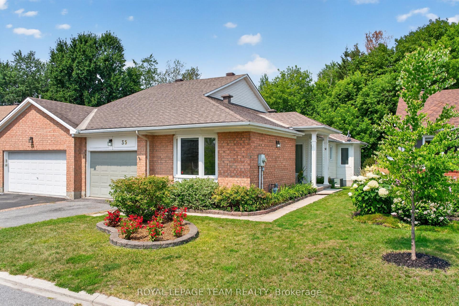 35 Billingham Crescent, Kanata — Semi-Detached for sale, photo 1