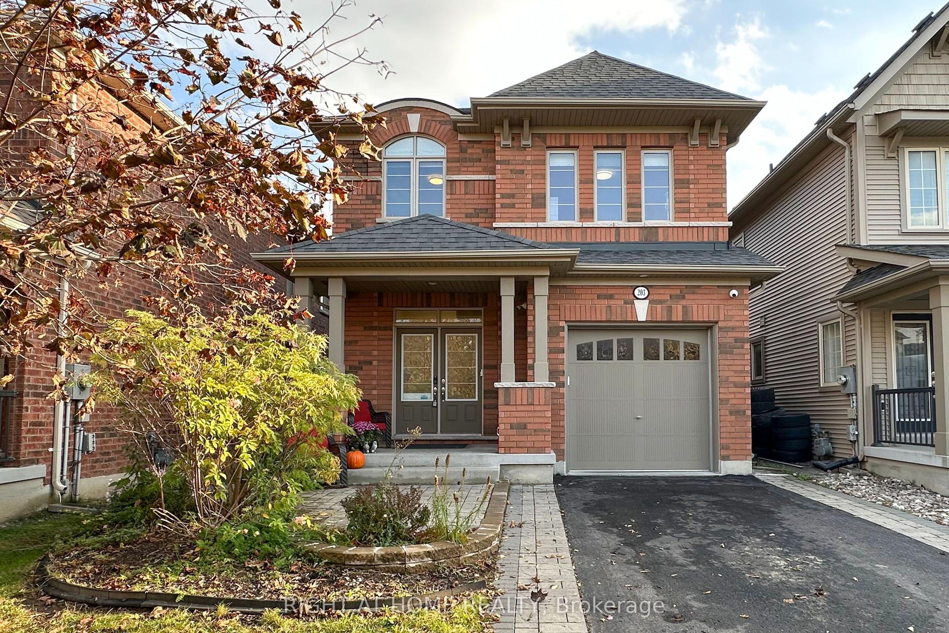 203 Lady Angela Avenue, Oshawa — Detached for sale, photo 1