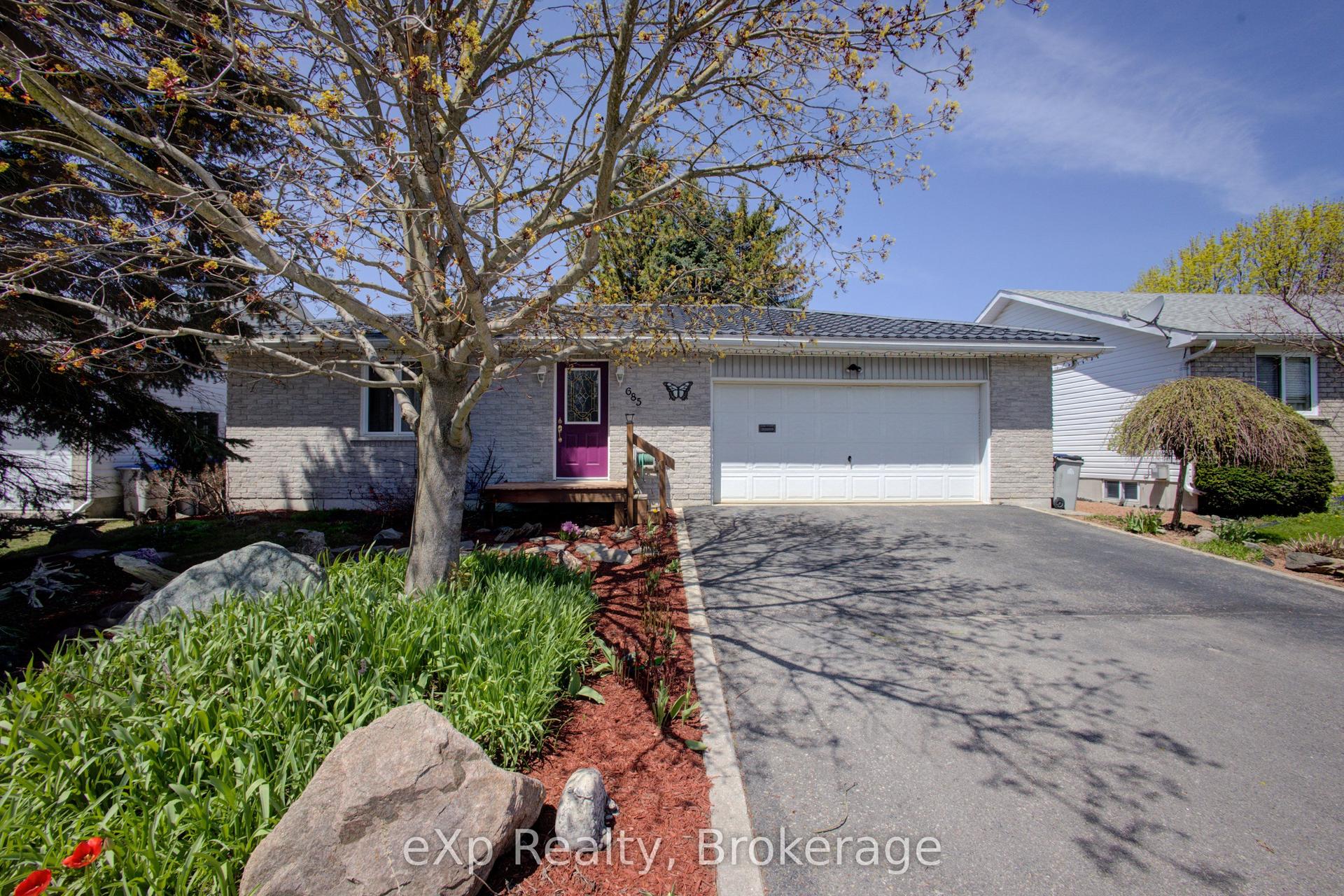 685 RESERVE Avenue S — photo 1