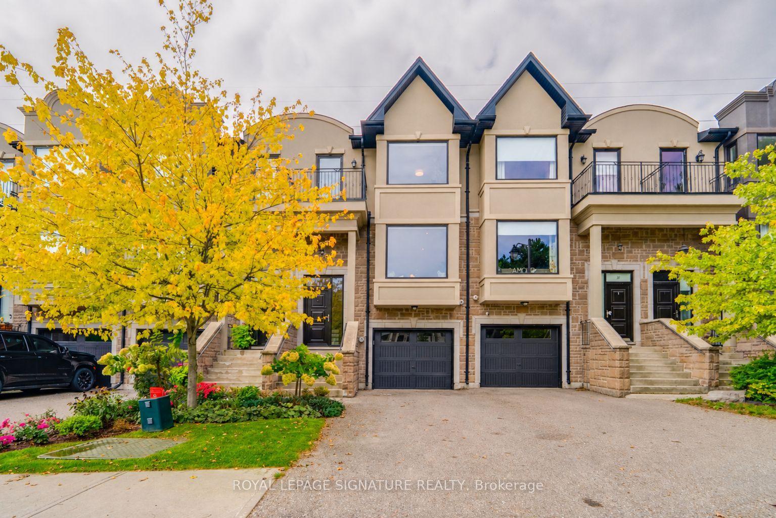 18 Matthew Court, Toronto — Townhouse for sale, photo 1