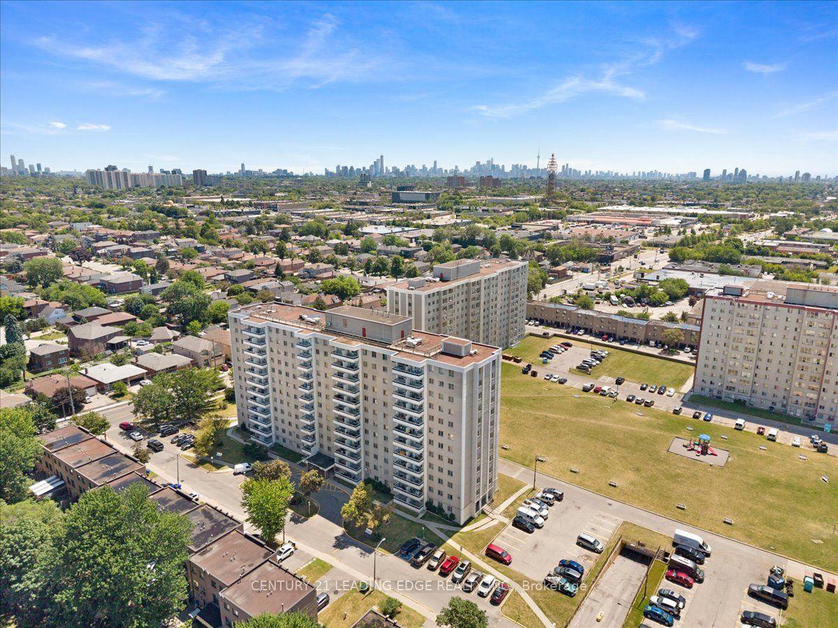 200 Lotherton Pathway 1208 #1208, Toronto — Condo for sale, photo 1