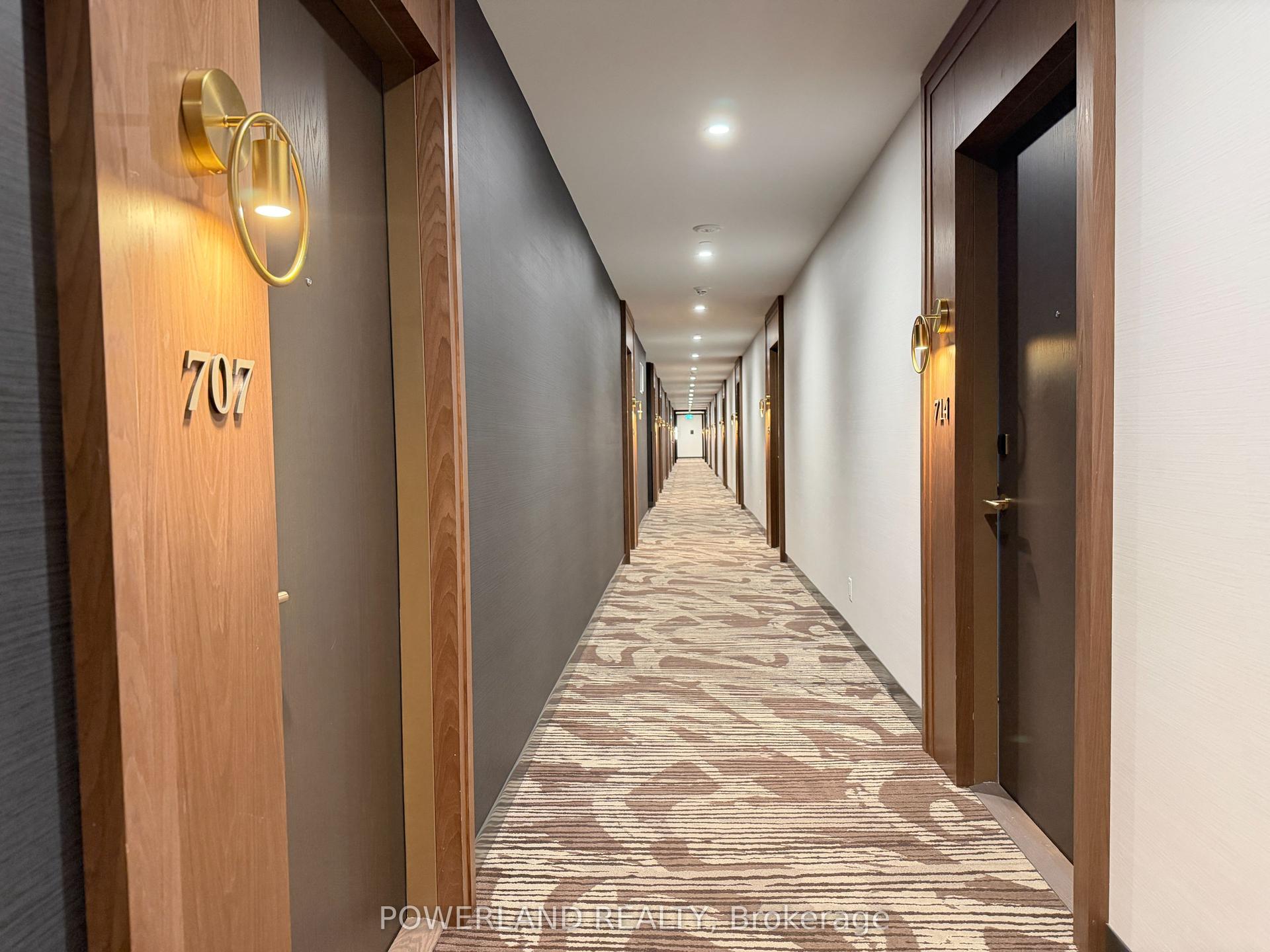 6 Greenbriar Road 707 #707, Toronto — Condo for lease, photo 1