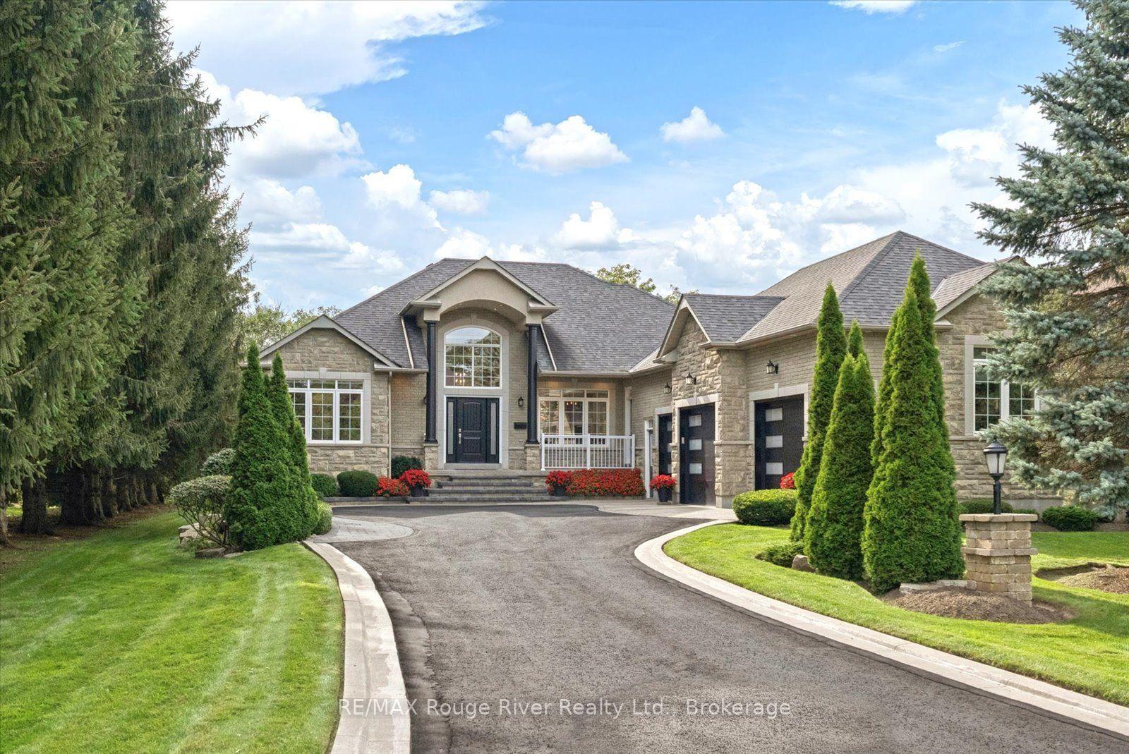 26 Hanover Court, Whitby — Detached for sale, photo 1