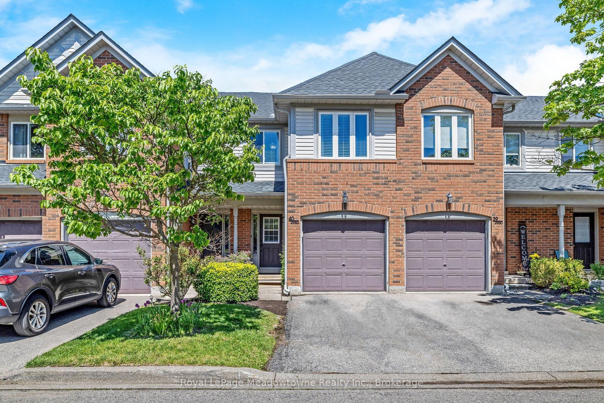 2960 Headon Forest Drive 40 #40, Burlington — Condo Town for sale, photo 1