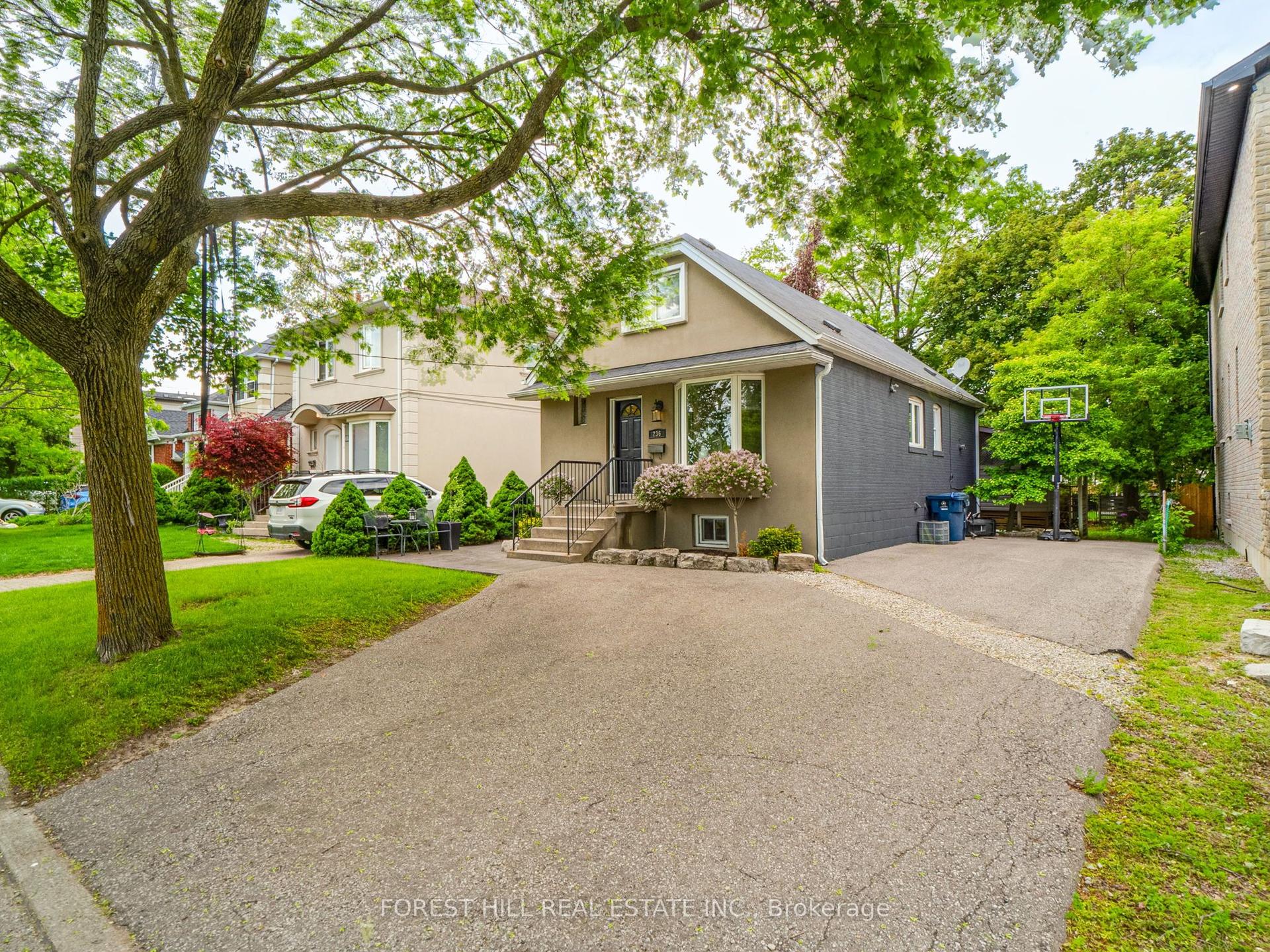 236 Cameron Avenue — photo 1