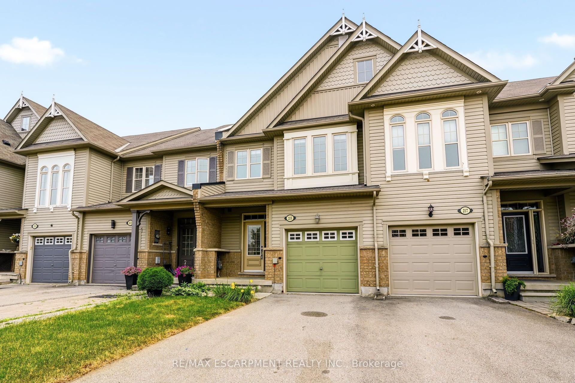 215 Nisbet Boulevard, Hamilton — Townhouse for sale, photo 1