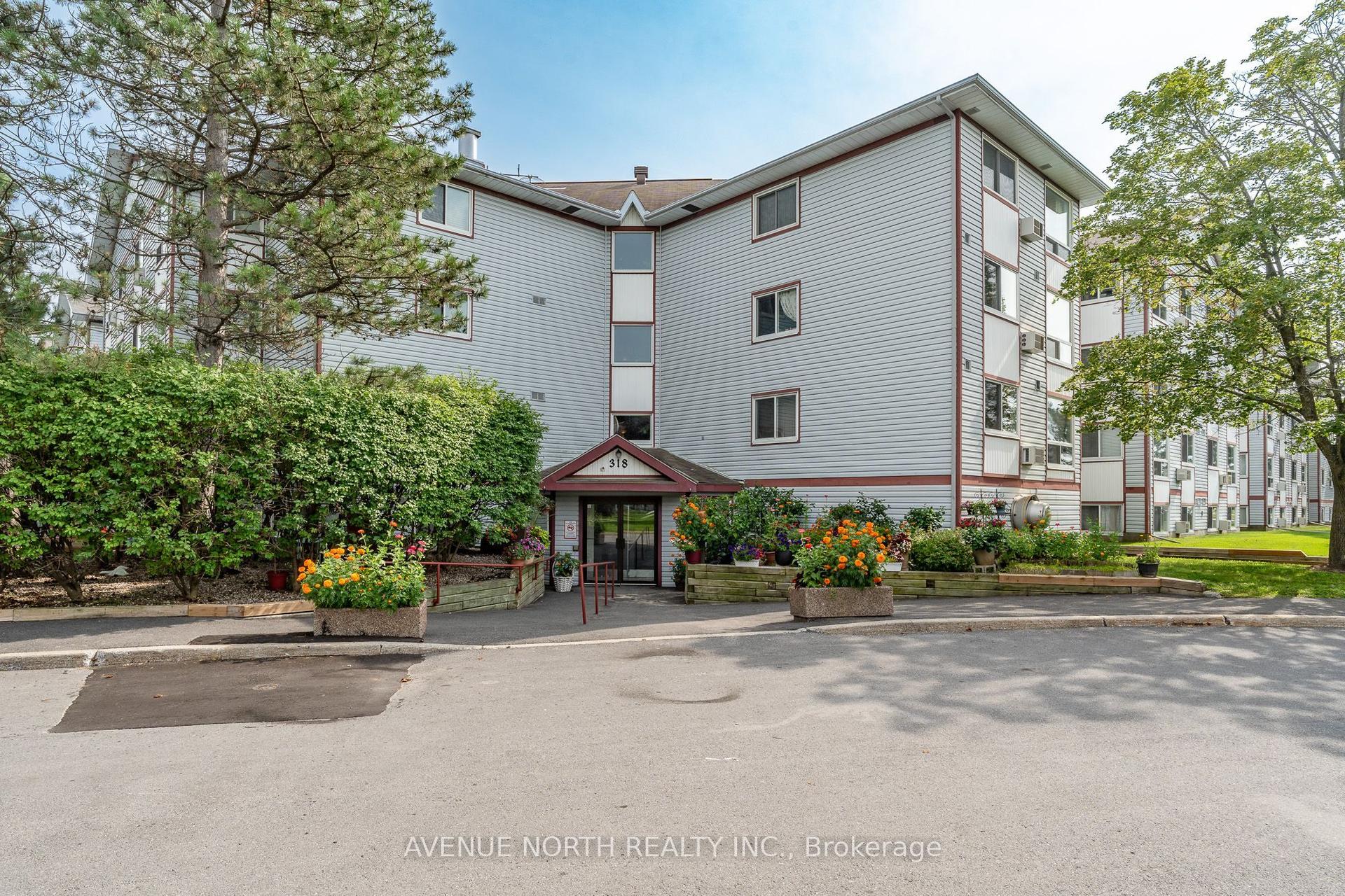 318 Lorry Greenberg Drive 302 #302, Hunt Club - South Keys and Area — Condo for sale, photo 1
