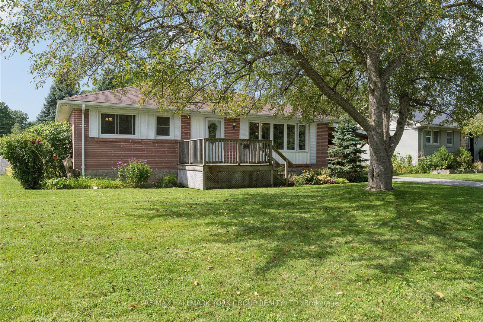 26 Georgina Street, Georgina — Detached for sale, photo 1