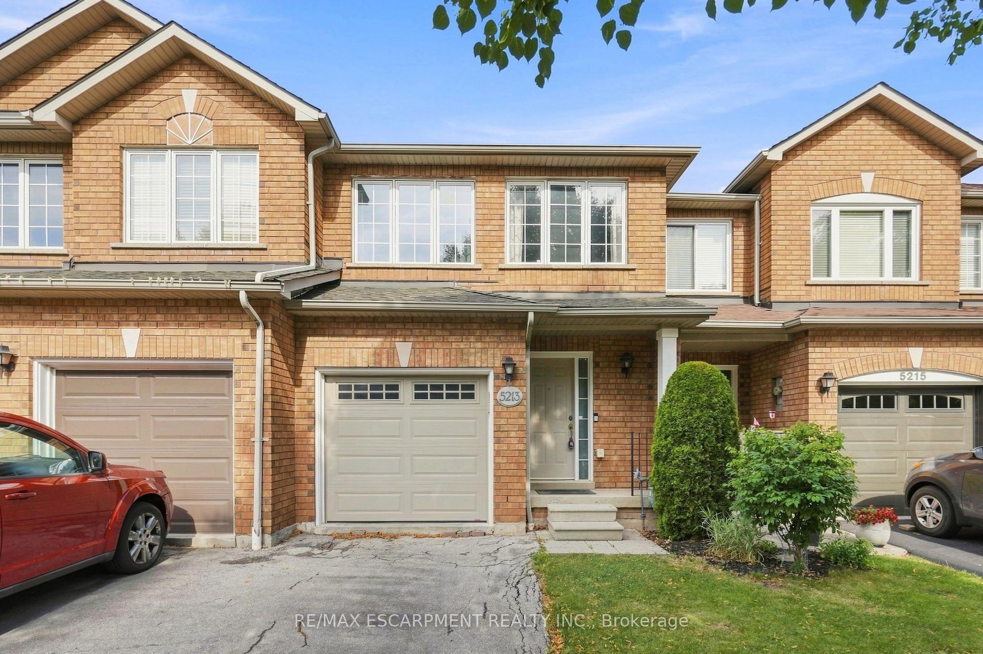 5213 Thornburn Drive, Burlington — Townhouse for sale, photo 1