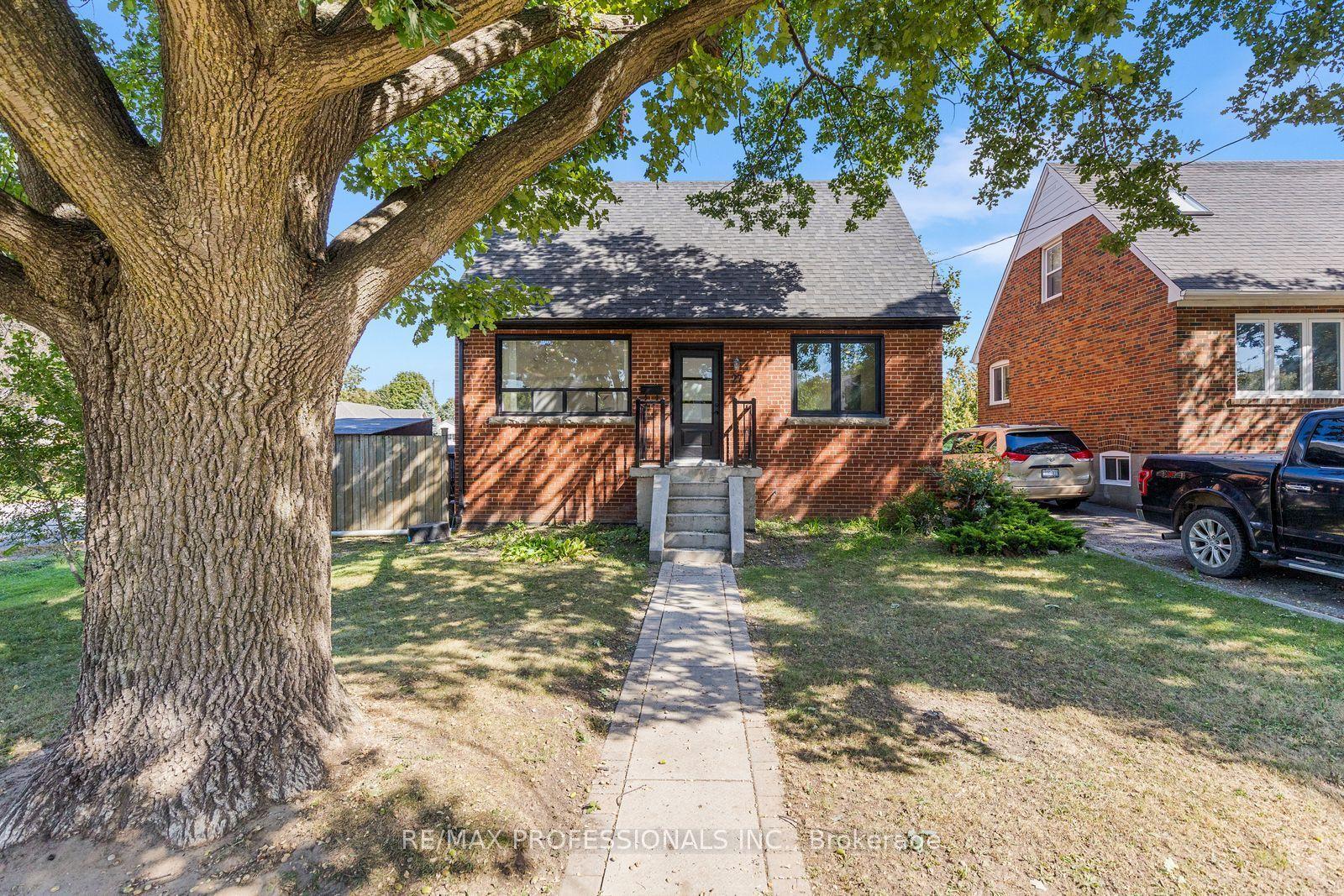 27 Brawley Avenue, Toronto — Detached for sale, photo 1