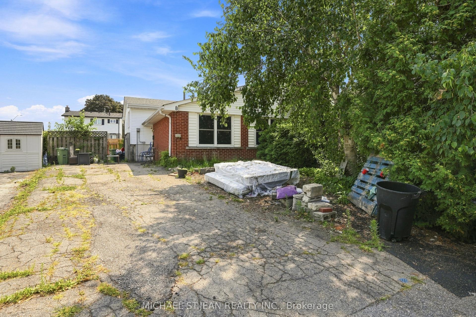8 Brendan Court, Hamilton — Semi-Detached for sale, photo 1