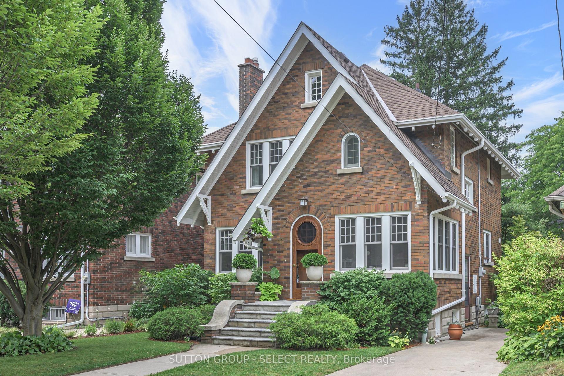 17 Willingdon Avenue, London East — Detached for sale, photo 1