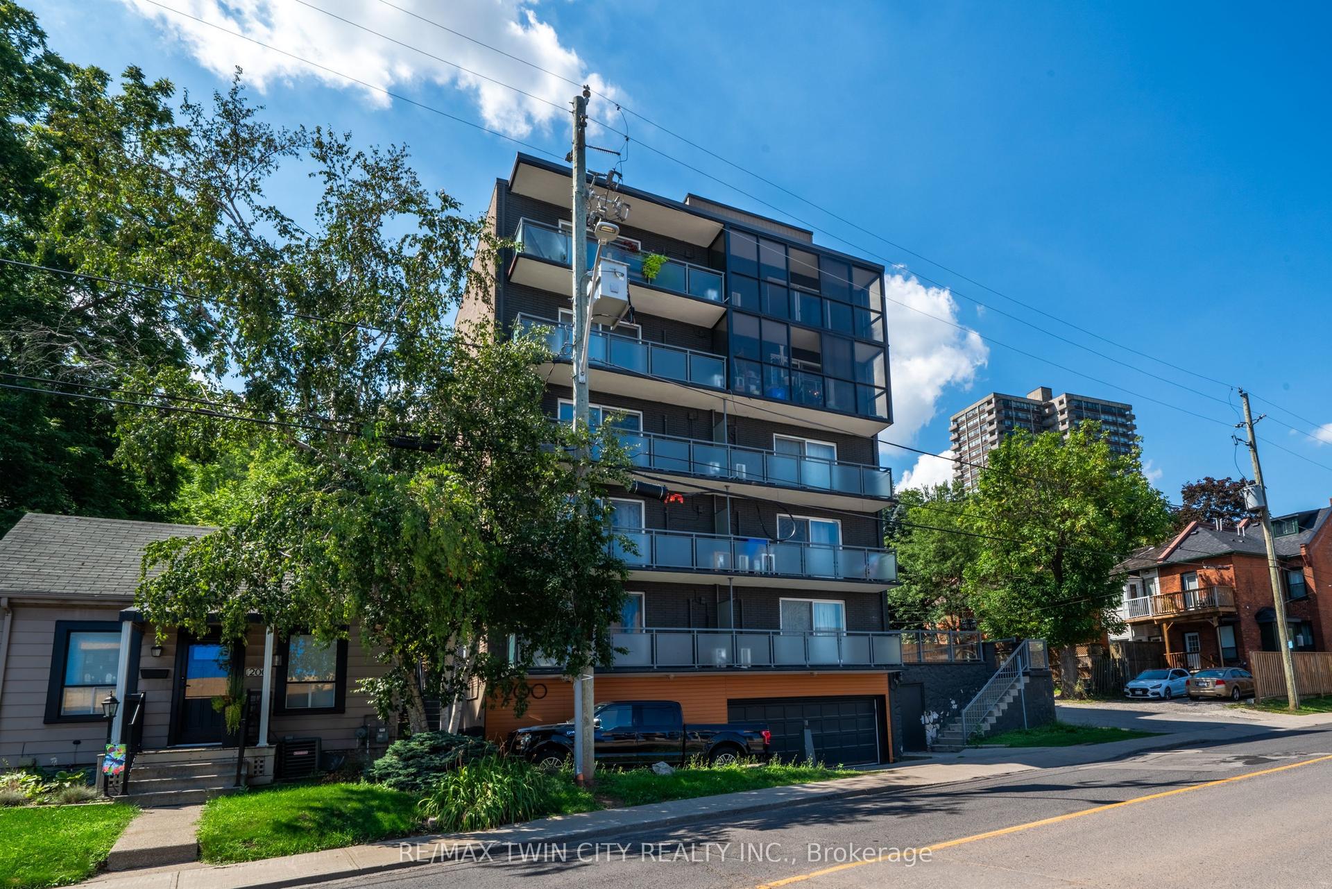 200 Charlton Avenue E 401 #401, Hamilton — Multiplex for lease, photo 1