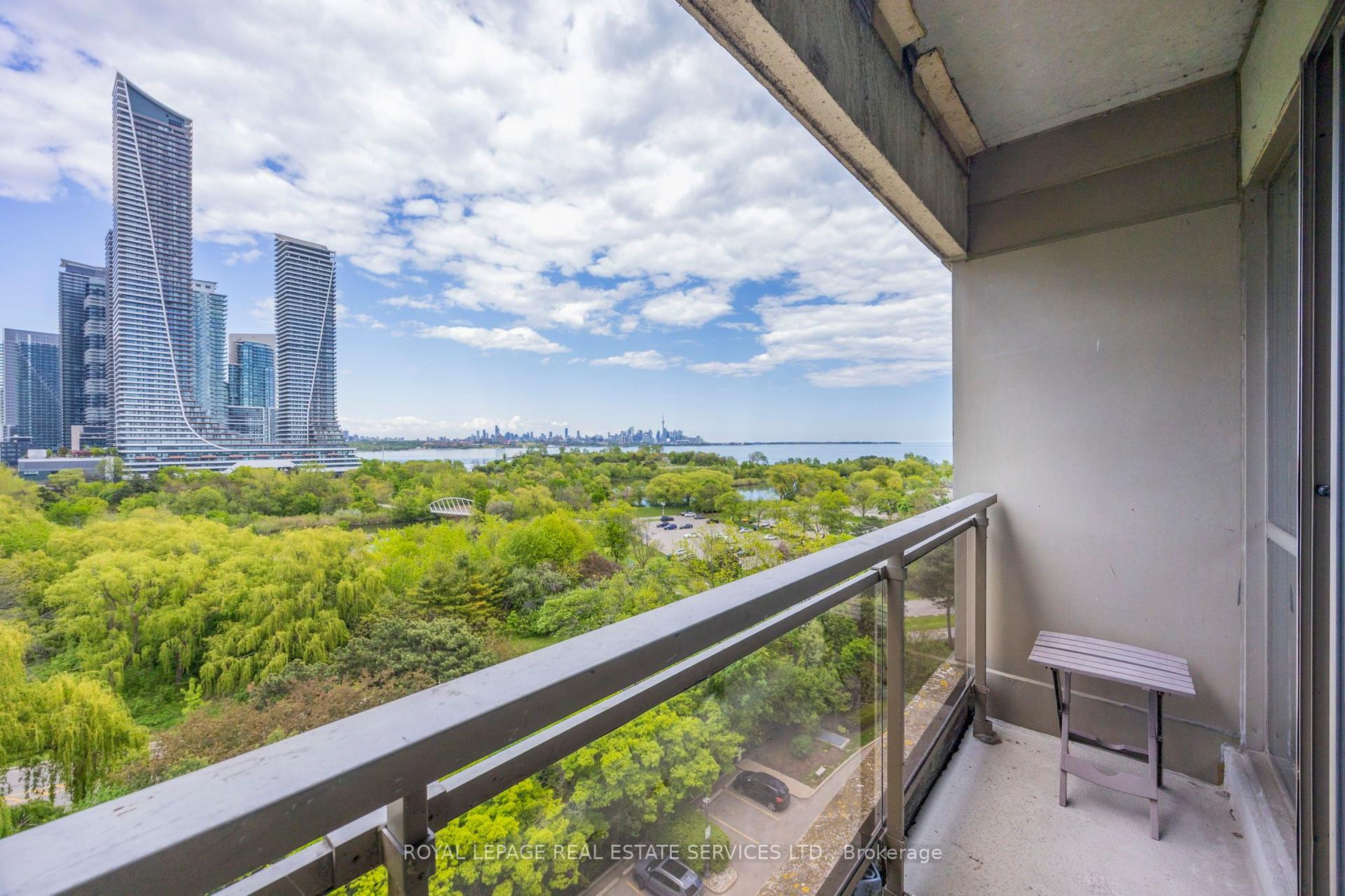 2261 Lake shore Boulevard W 1010 #1010 — photo 1