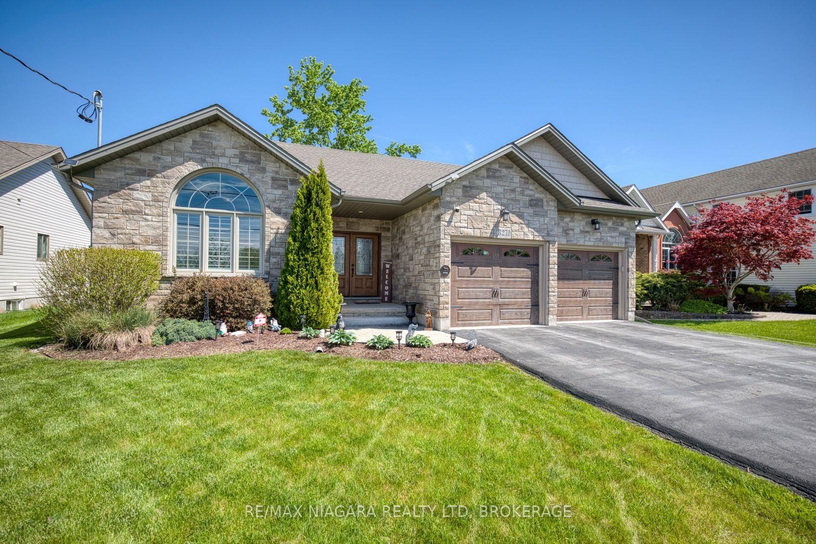 3270 Thunder Bay Road — photo 1