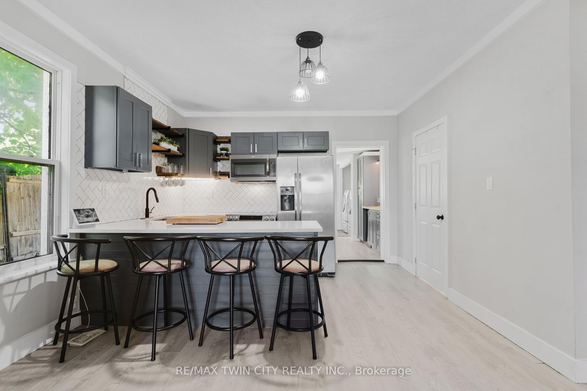 35 Shade Street — photo 1