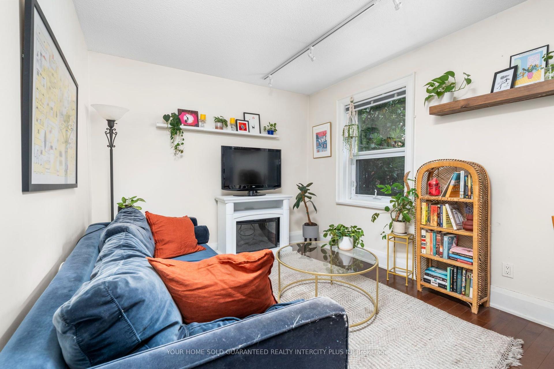 114 Vaughan Road 202 #202, Toronto — Condo for lease, photo 1
