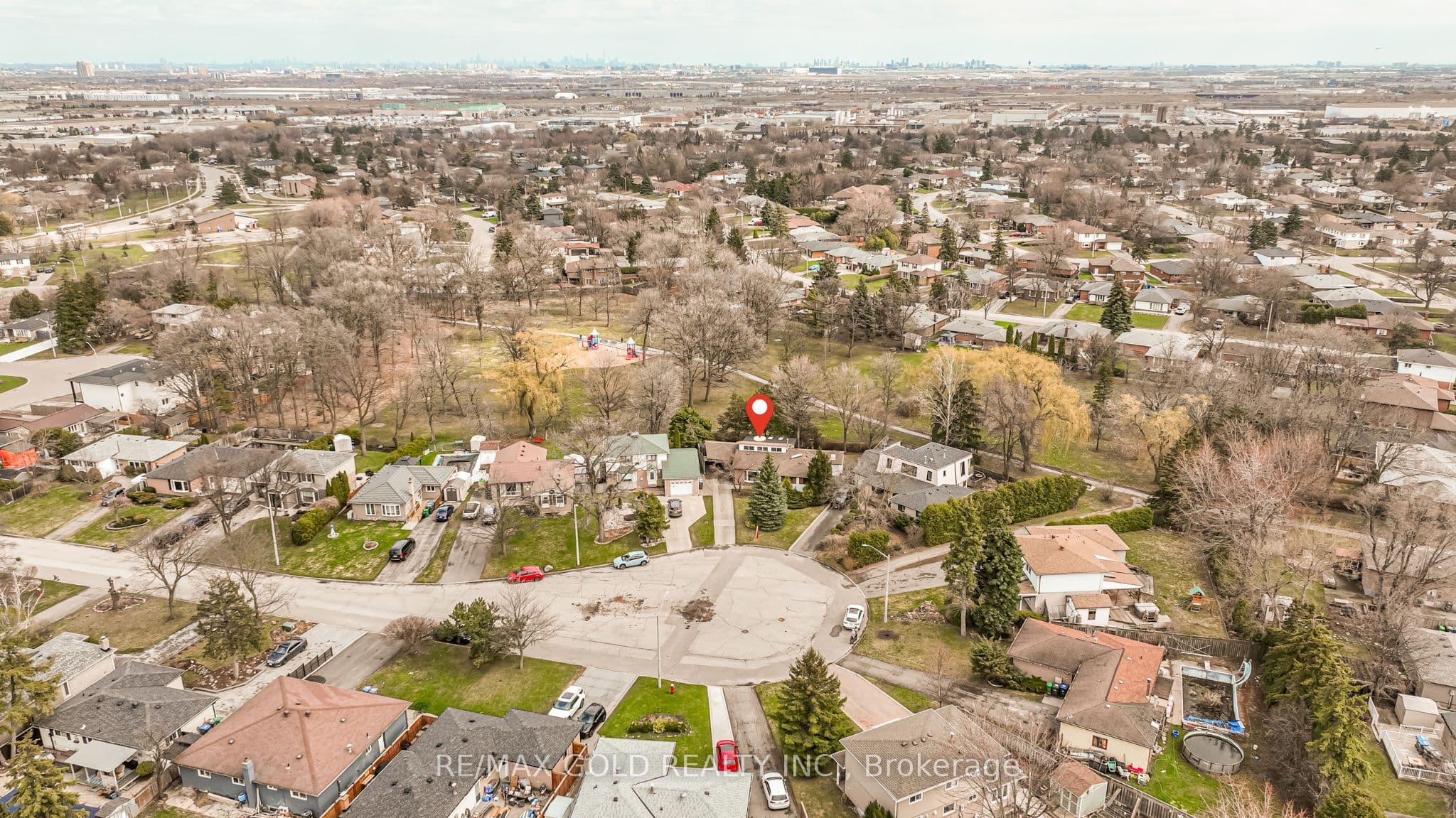 16 Donalda Place — photo 1