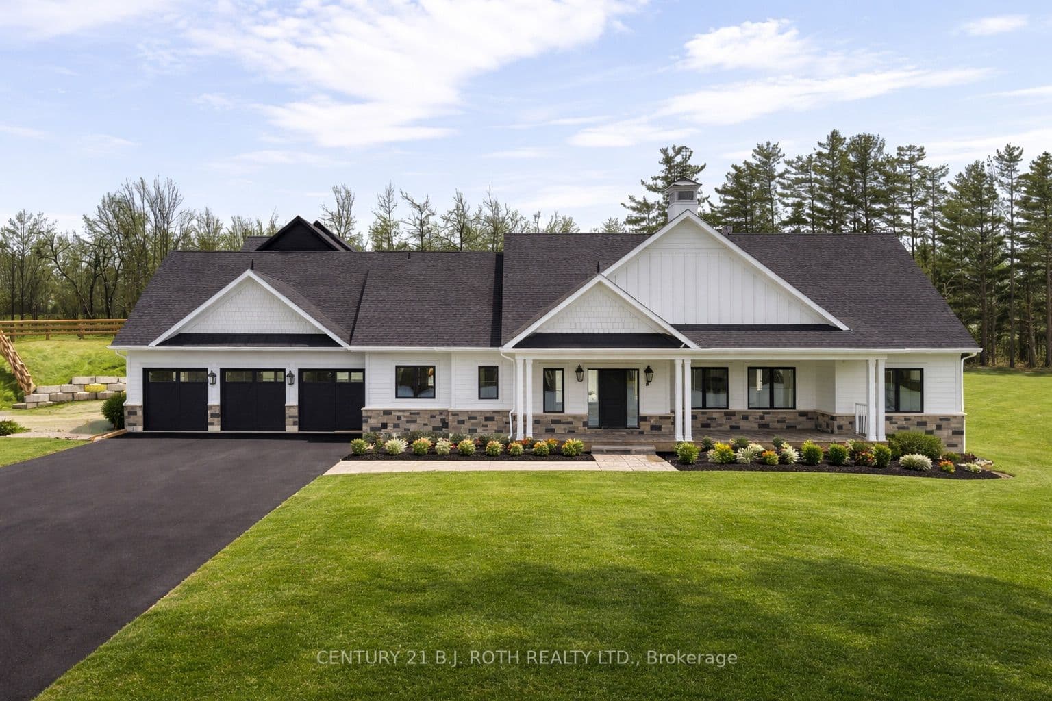 4 Friesian Court — photo 1