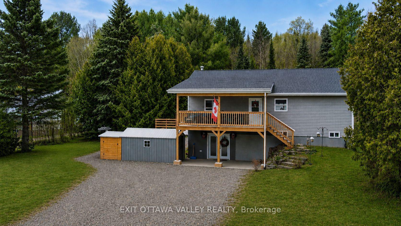 39090 Combermere Road — photo 1