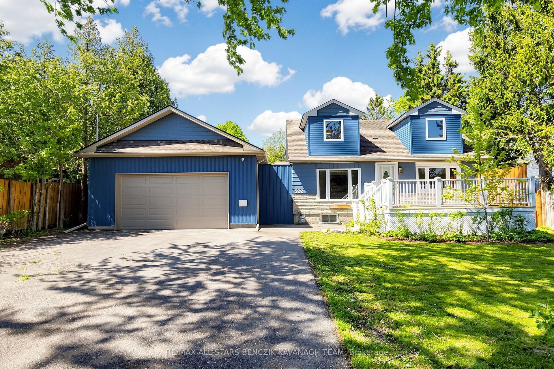 522 Sheppard Avenue — photo 1