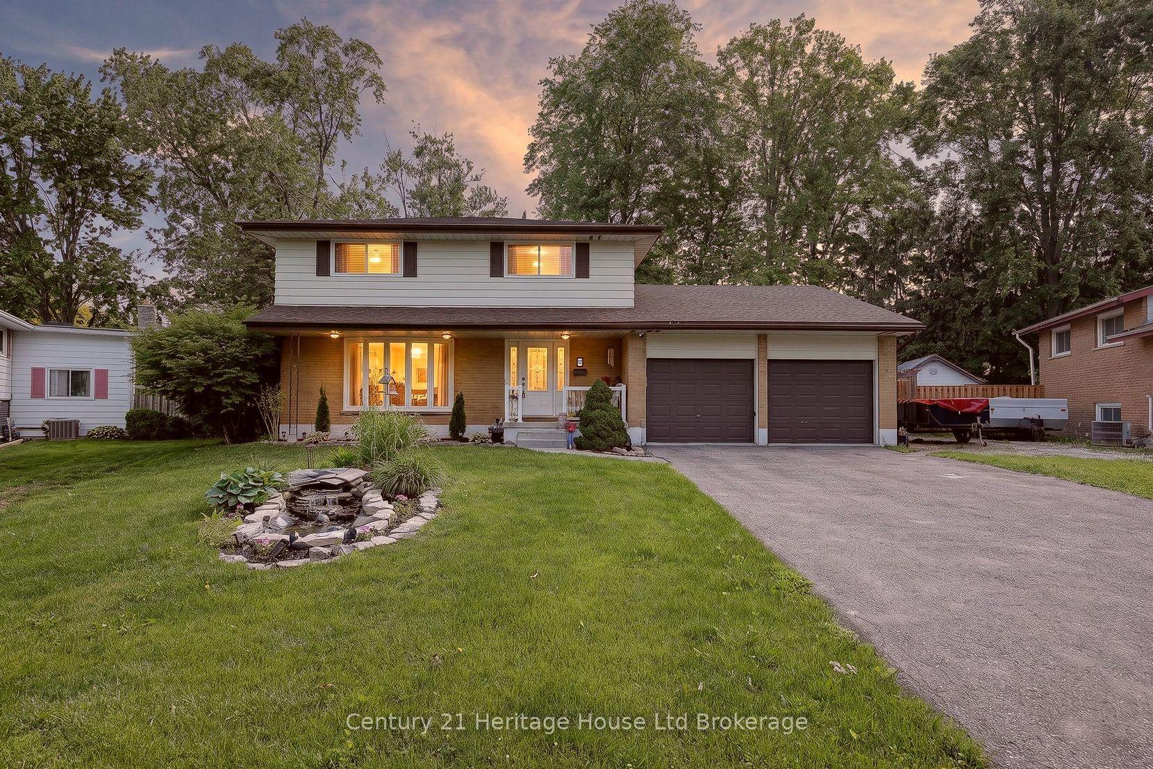 12 Jubilee Place — photo 1