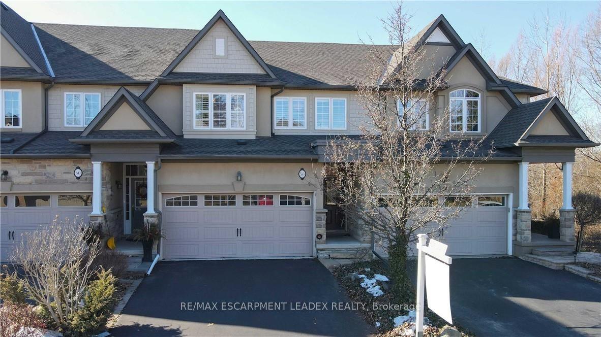 58 MAPLEVALE Drive — photo 1