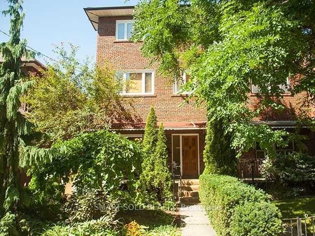 Lower 232 Crawford Street, Toronto — Semi-Detached for lease, photo 1
