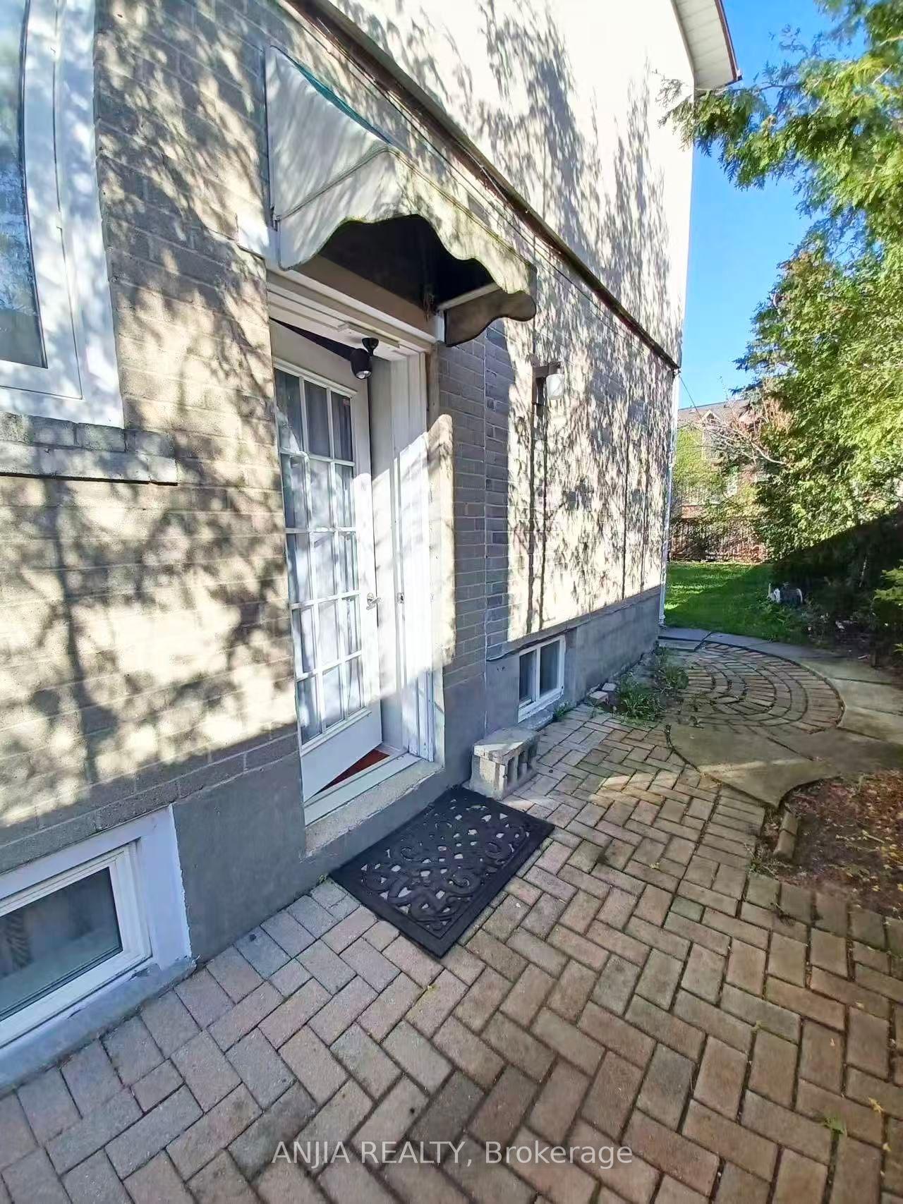 Lower 256 Homewood Avenue — photo 1
