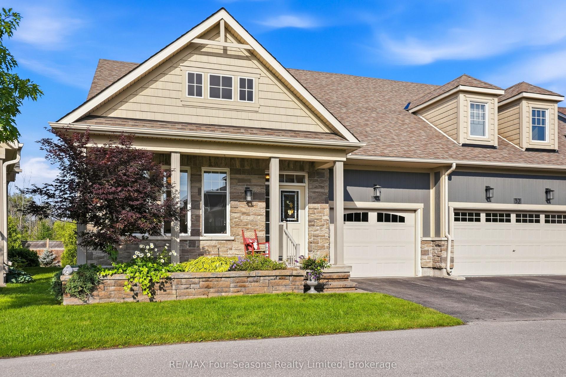 34 Kari Crescent, Collingwood — Condo Town for sale, photo 1