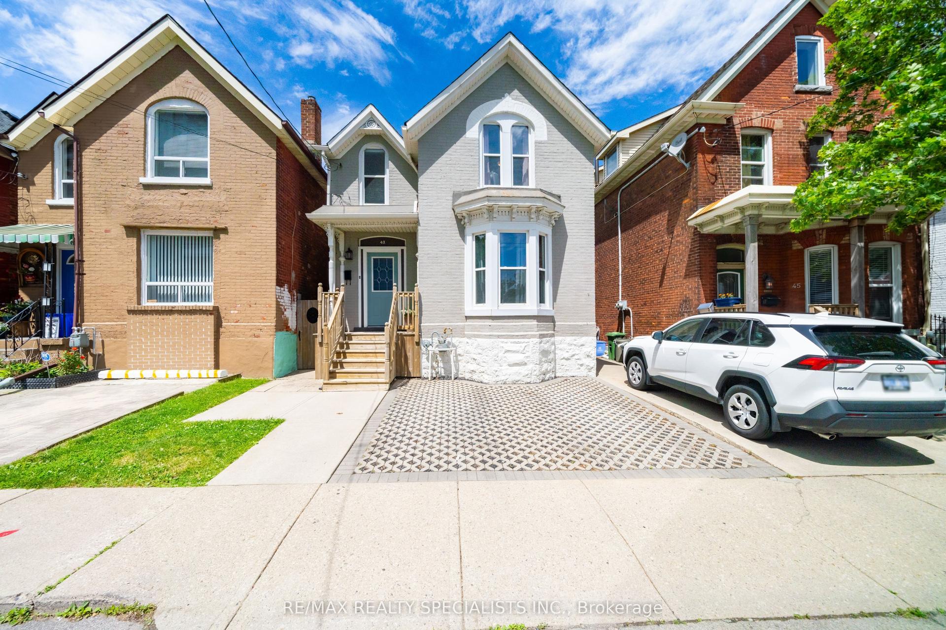 43 Oxford Street, Hamilton — Detached for sale, photo 1