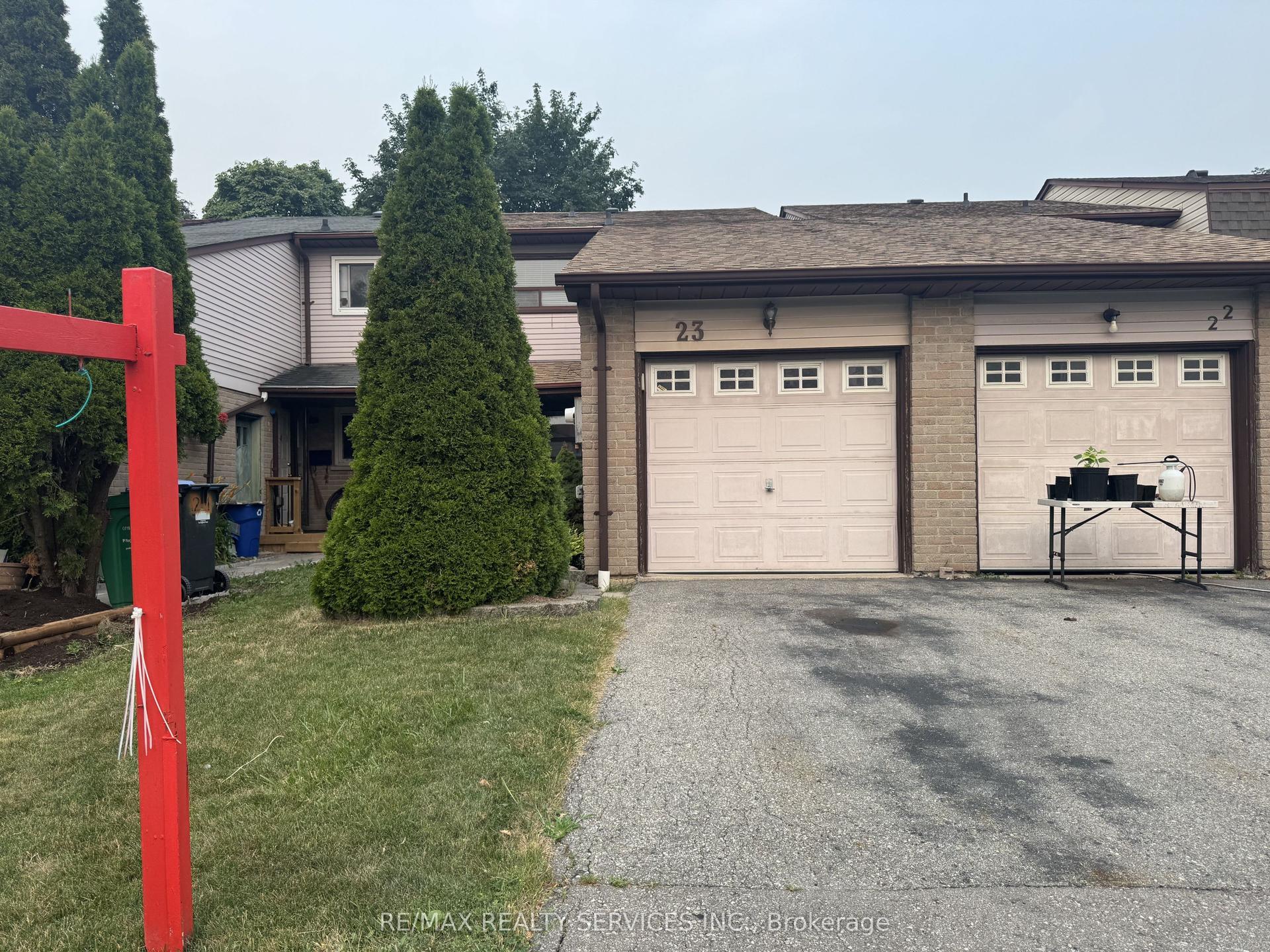 23 Scottsdale Court, Brampton — Townhouse for sale, photo 1
