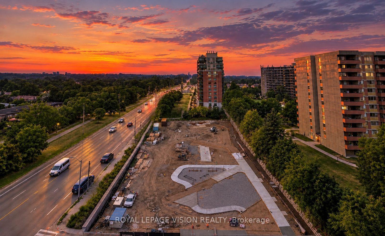 4010 Eglinton Avenue W 911 #911, Toronto — Condo for lease, photo 1