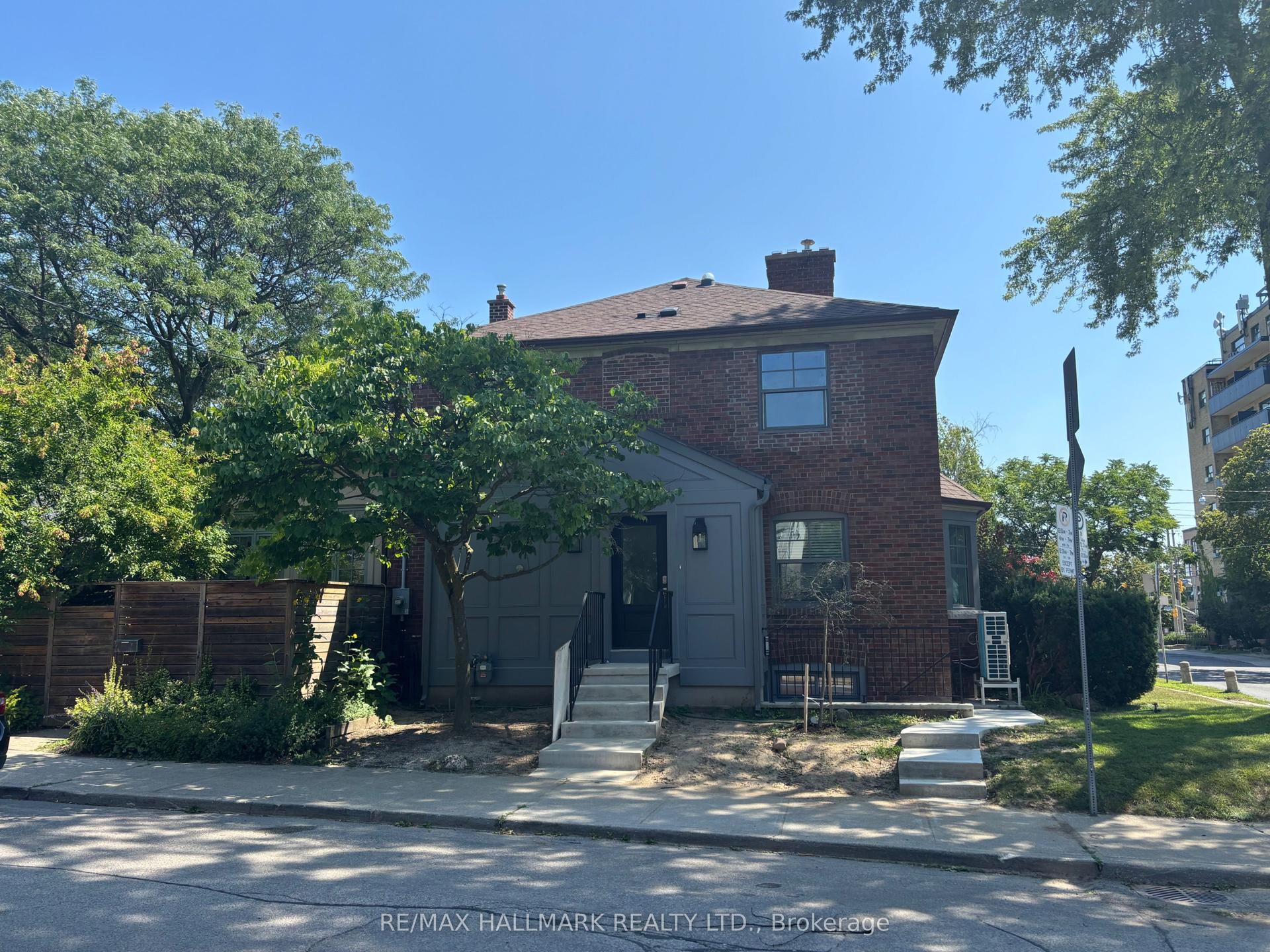 3 Whitewood Road Lower #Lower, Toronto — Semi-Detached for lease, photo 1