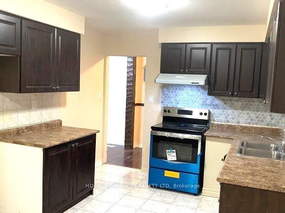 36 Bruce Beer Drive, Brampton — Semi-Detached for lease, photo 1