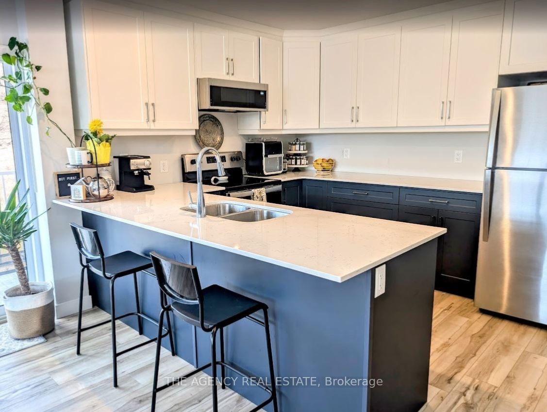 100 Promenade Circle 401 #401, Central Elgin — Condo for sale, photo 1