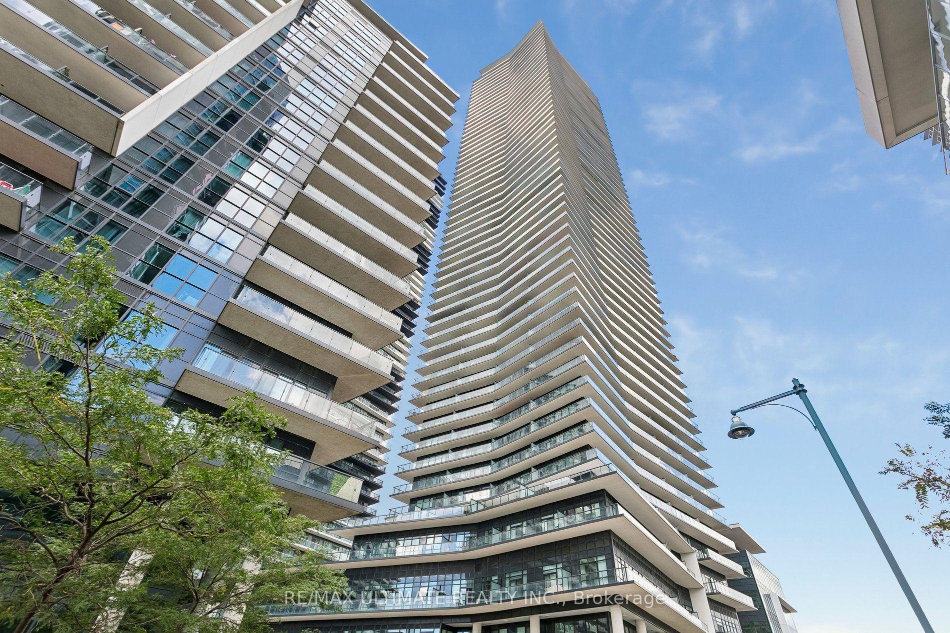 38 Annie Craig Drive 4409 #4409, Toronto — Condo for sale, photo 1