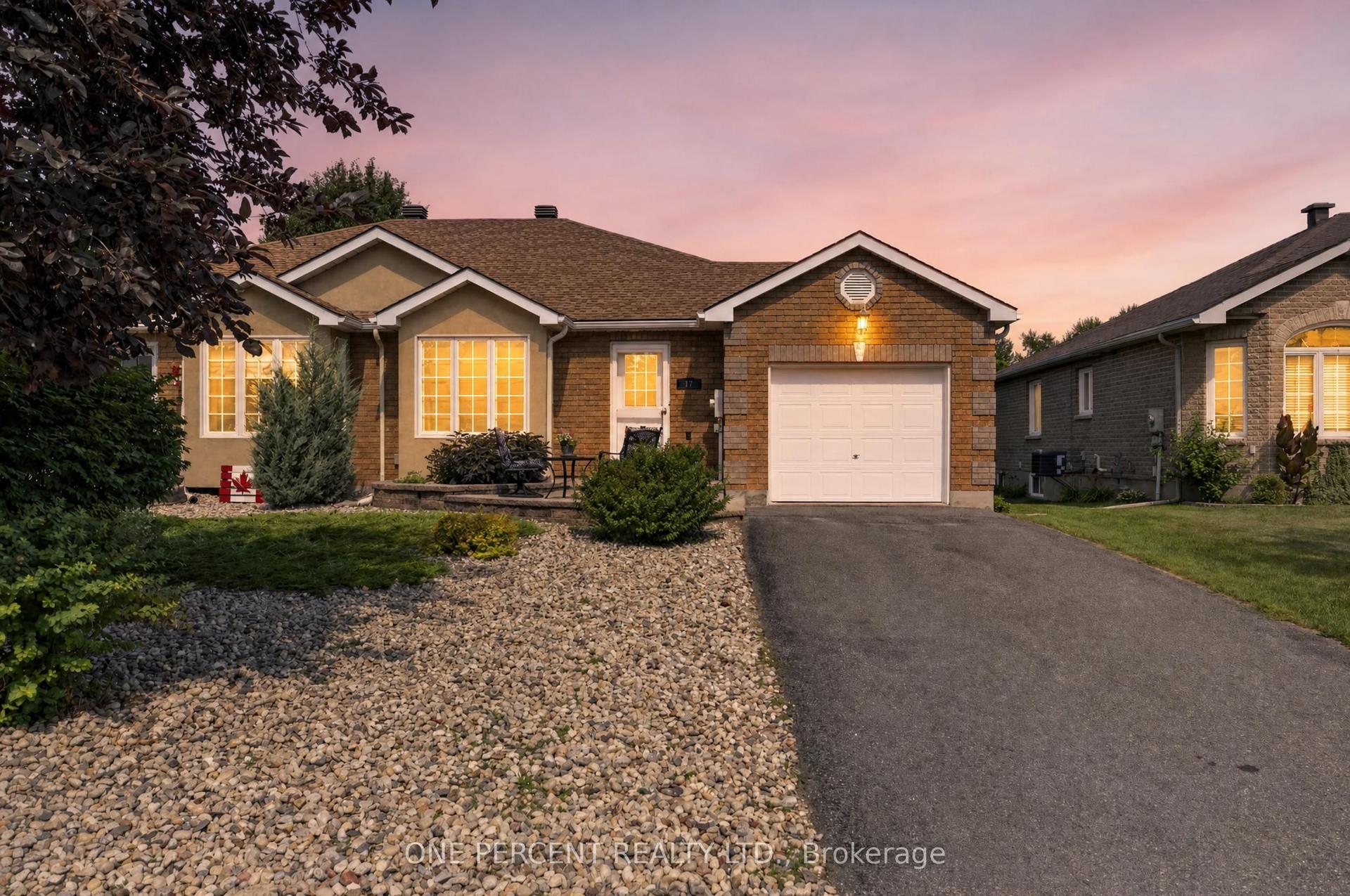 17 Dr Gordon Crescent, North Grenville — Semi-Detached for sale, photo 1