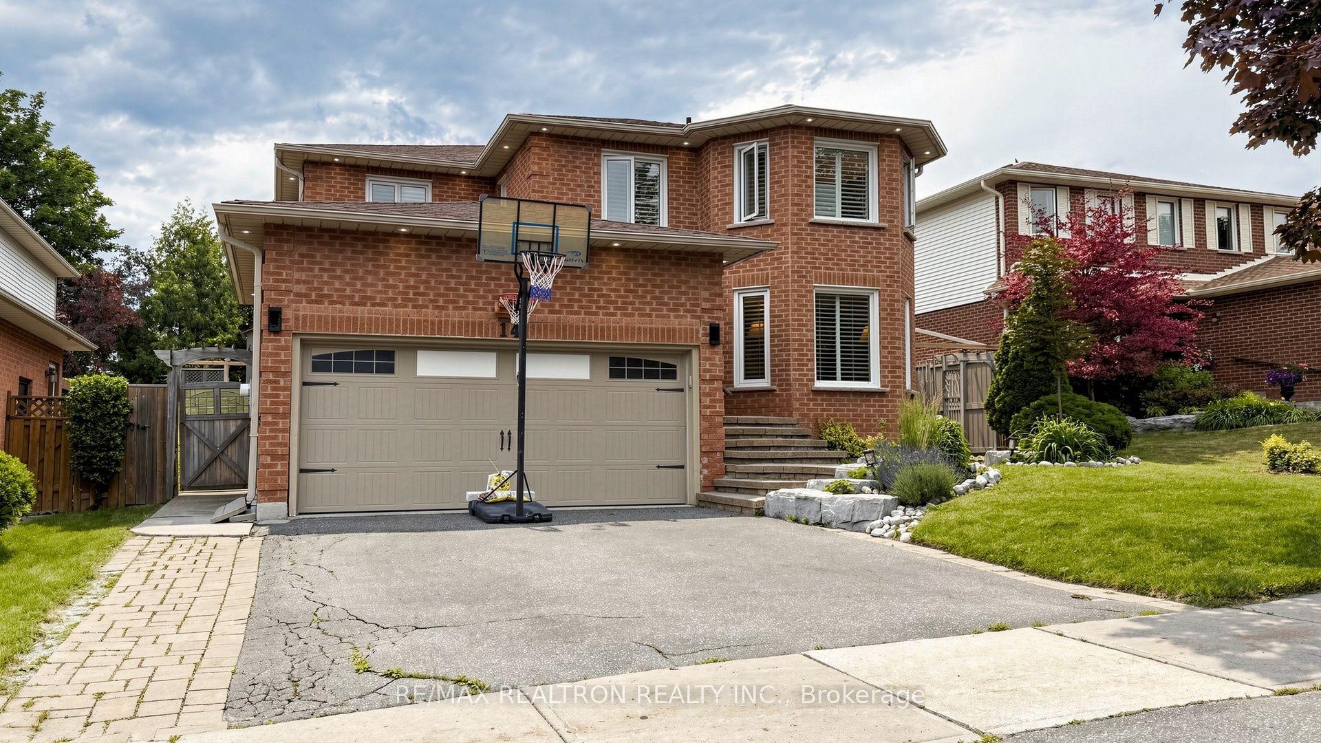 14 Raiford Street, Aurora — Detached for sale, photo 1