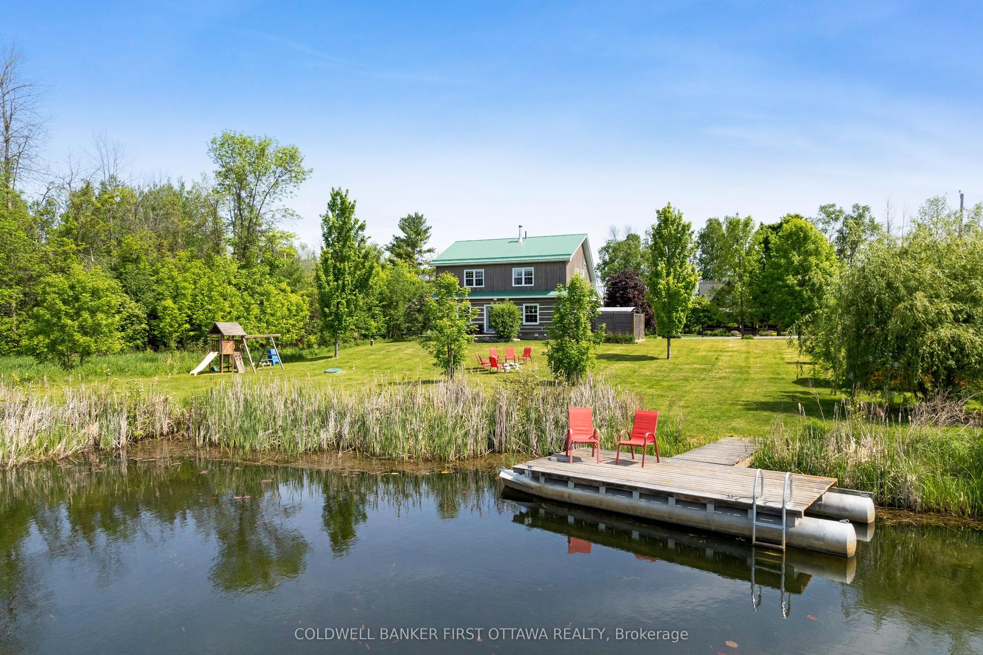 317 Coutts Bay Road — photo 1