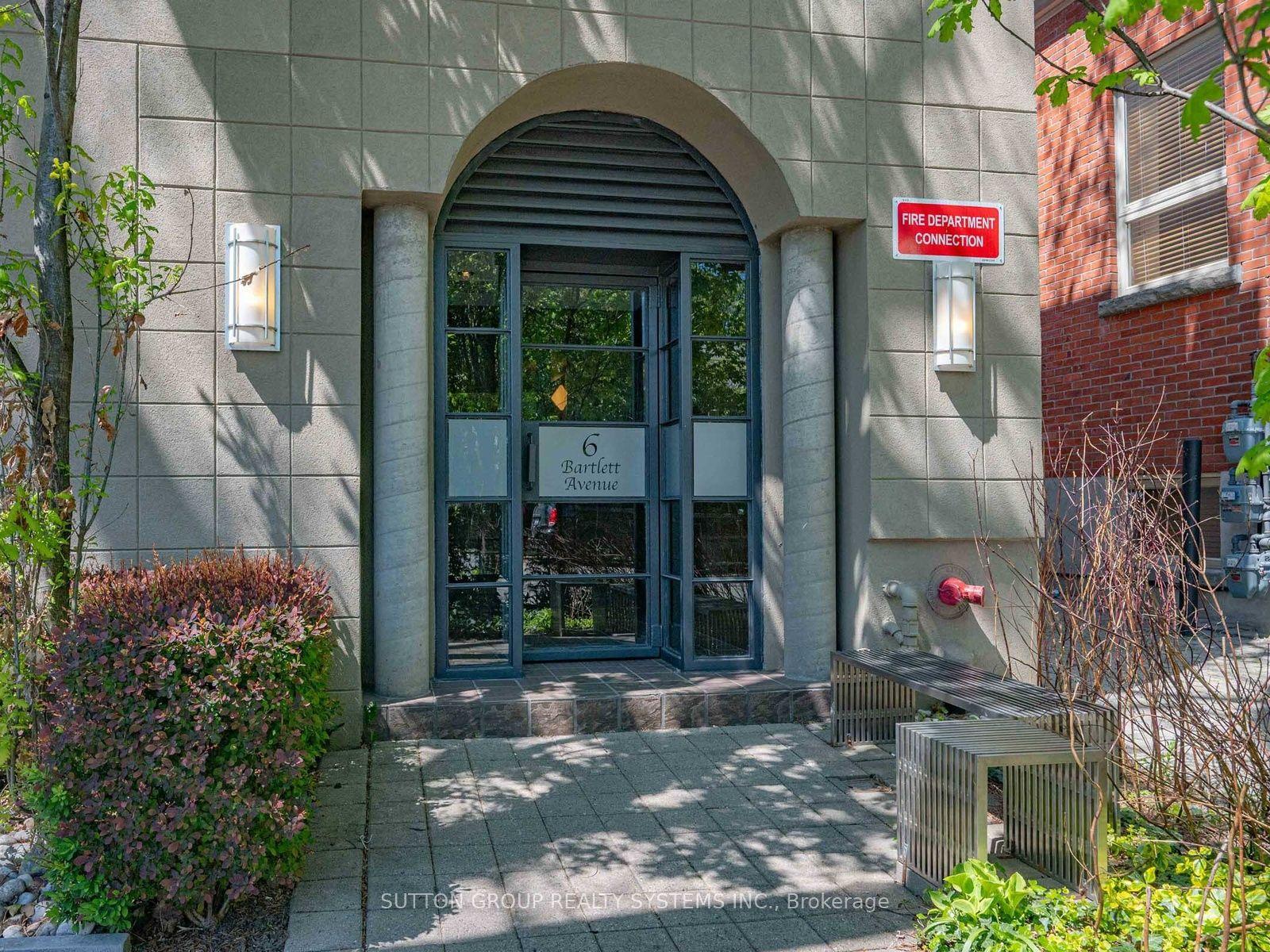 6 Bartlett Avenue W 5 #5, Toronto — Condo Town for sale, photo 1