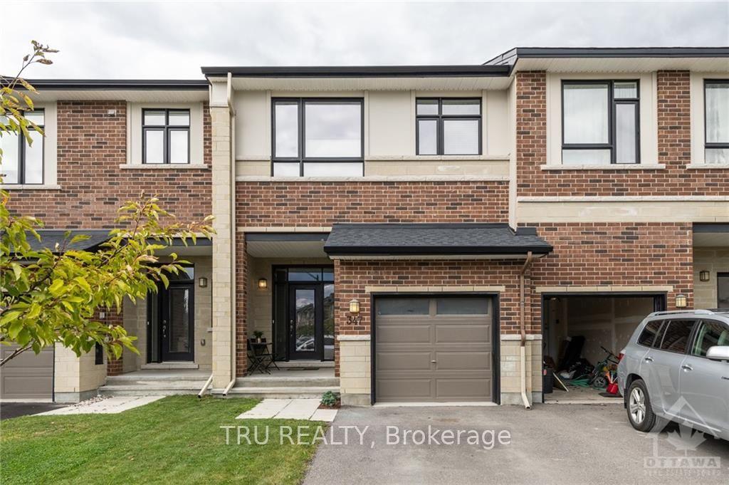 347 Ardmore Street, Blossom Park - Airport and Area — Townhouse for lease, photo 1